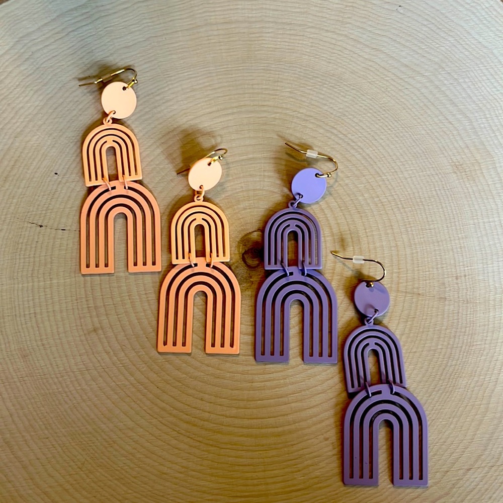 Cut out metal arch drop earrings